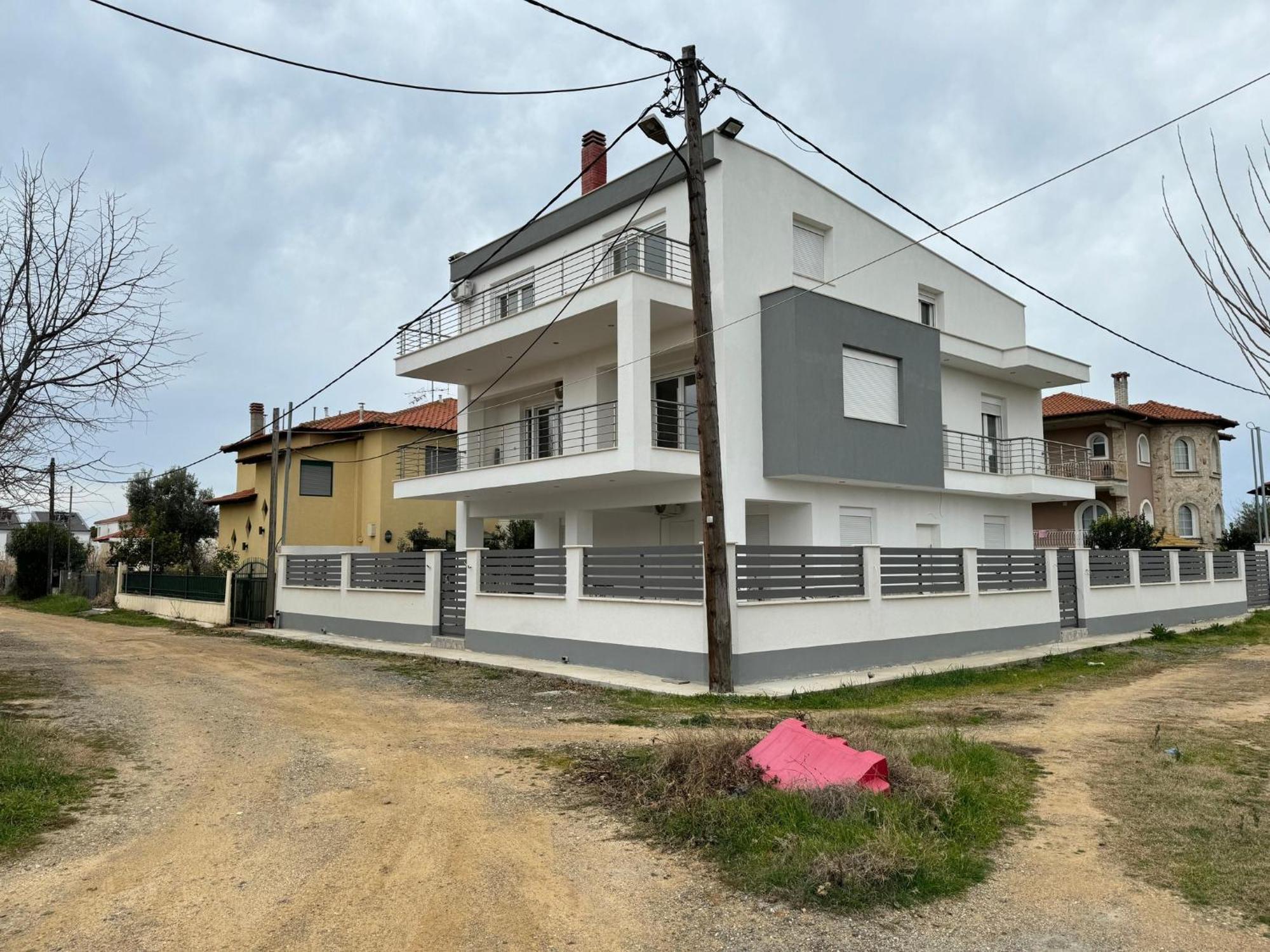 Adoniss Apartmentss Паралия Дионисиу Екстериор снимка