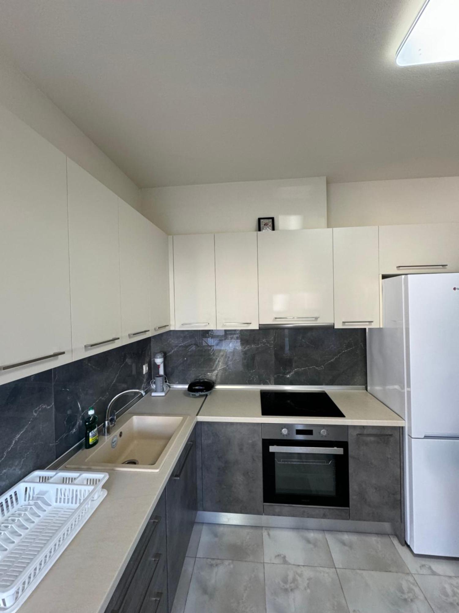 Adoniss Apartmentss Паралия Дионисиу Екстериор снимка