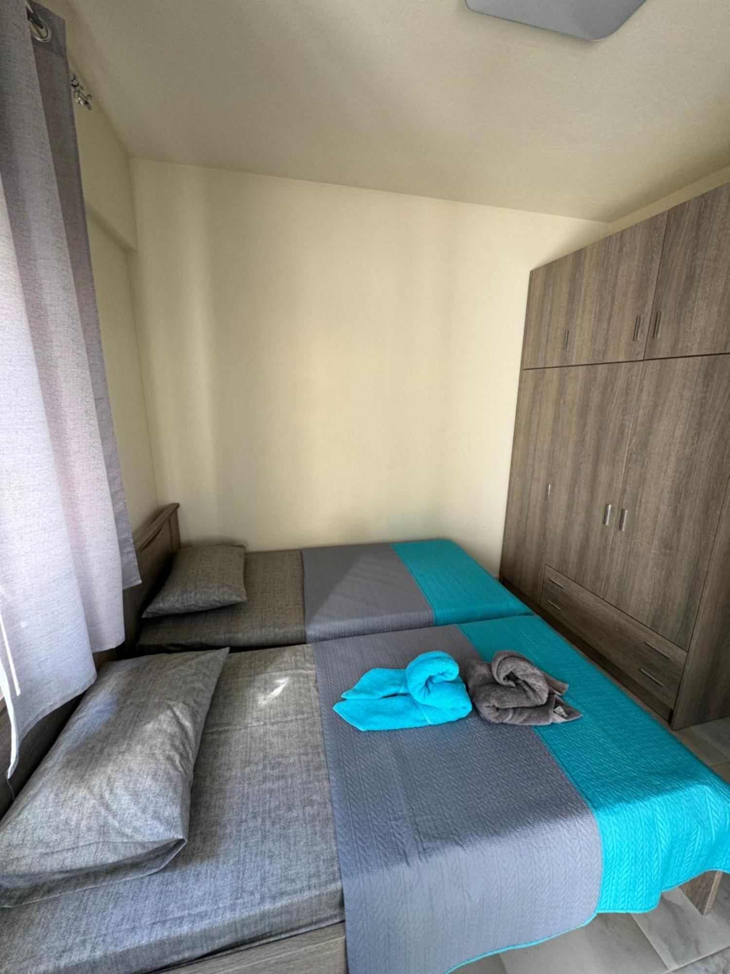 Adoniss Apartmentss Паралия Дионисиу Екстериор снимка