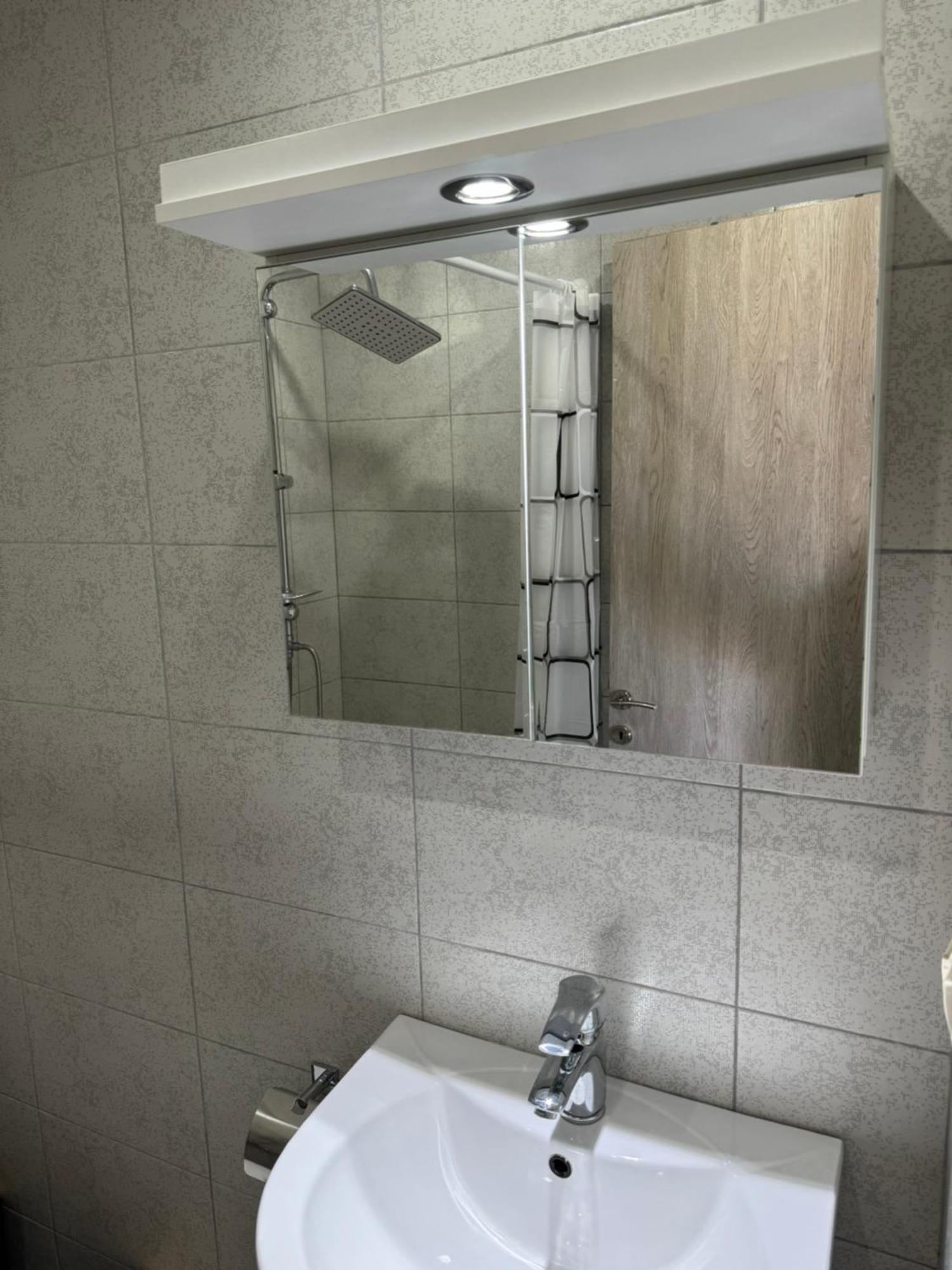 Adoniss Apartmentss Паралия Дионисиу Екстериор снимка