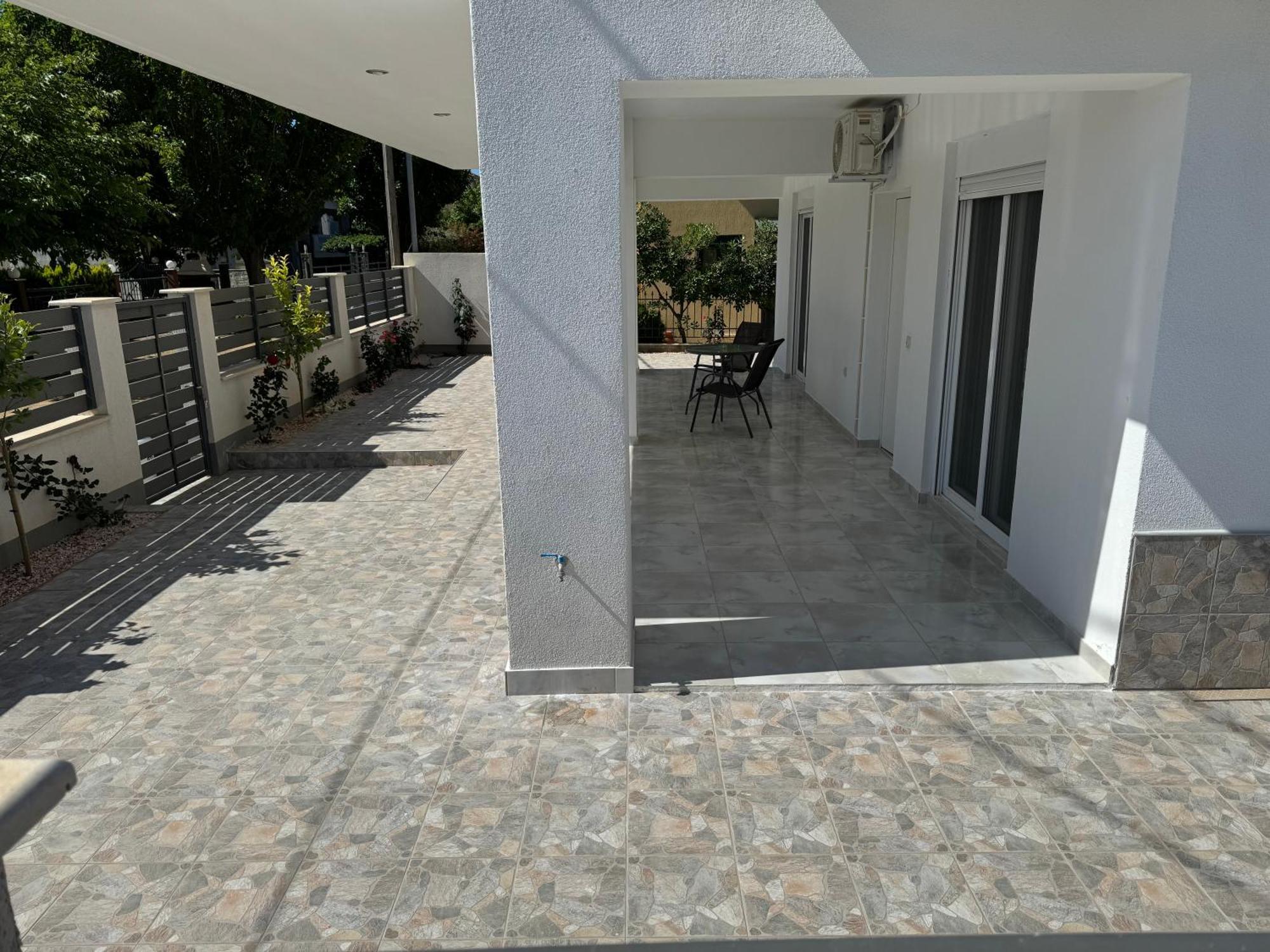 Adoniss Apartmentss Паралия Дионисиу Екстериор снимка